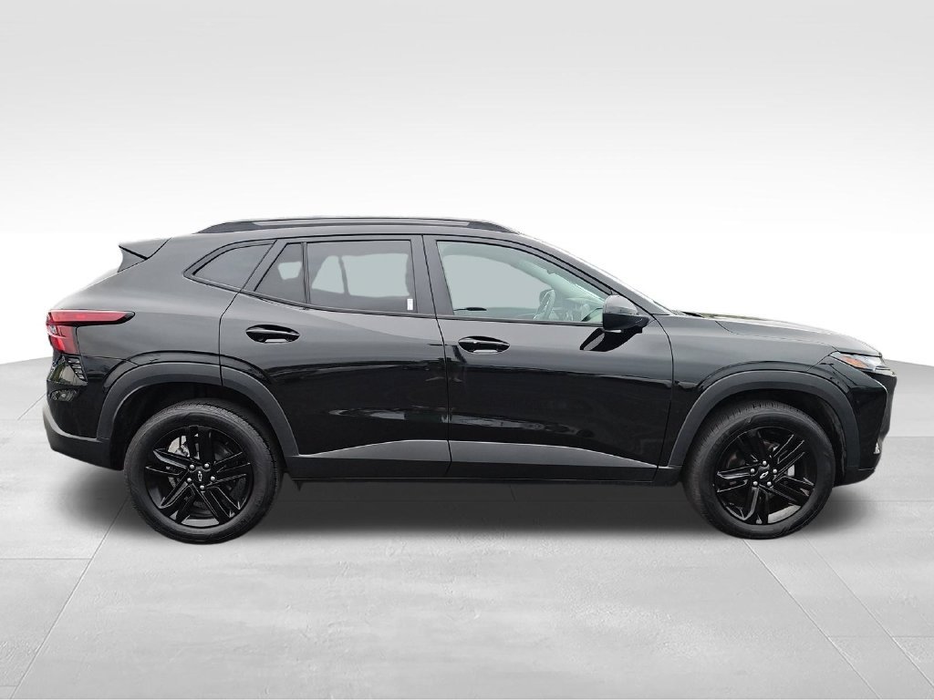 Used 2025 Black Chevrolet ACTIV image 7