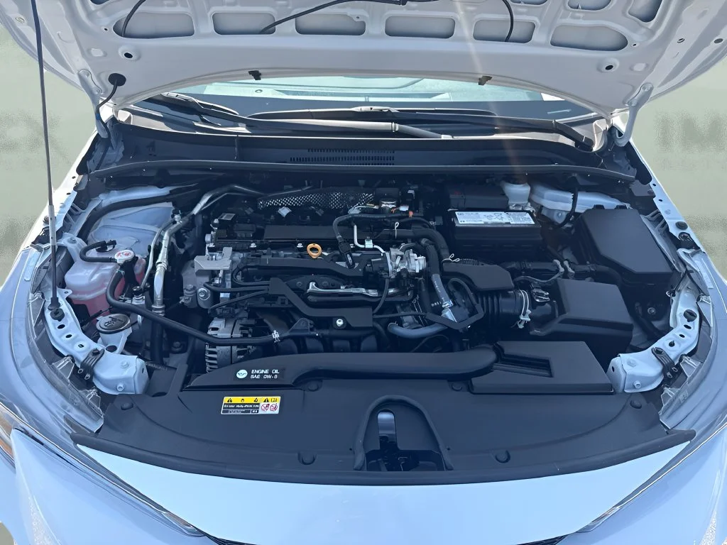 Used 2025 White Toyota LE image 23