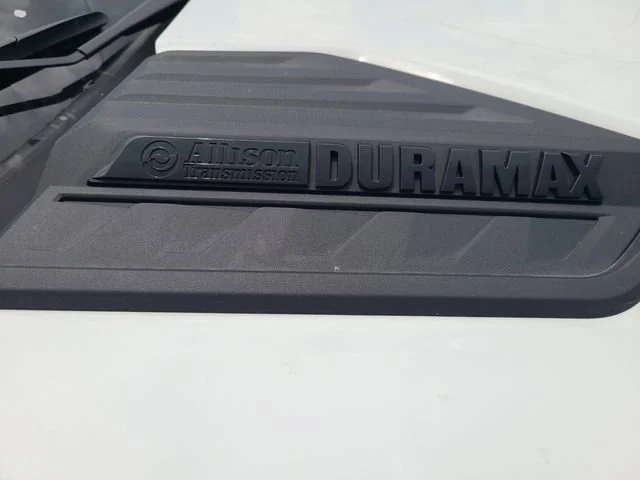 New 2026 Summit White Chevrolet LT image 27