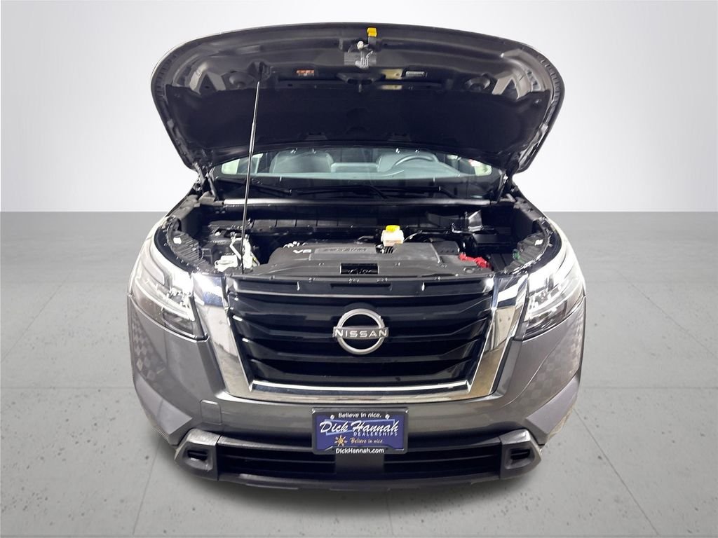 Used 2022 Gray Nissan SV image 21