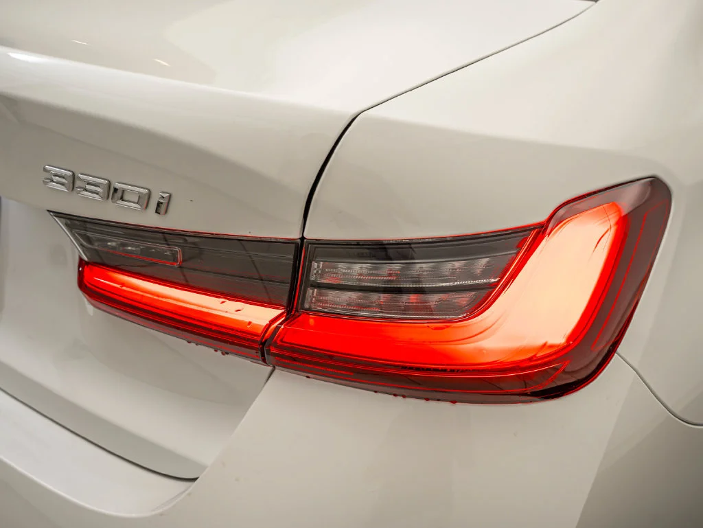 New 2026 Mineral White Metallic BMW 330i xDrive image 9