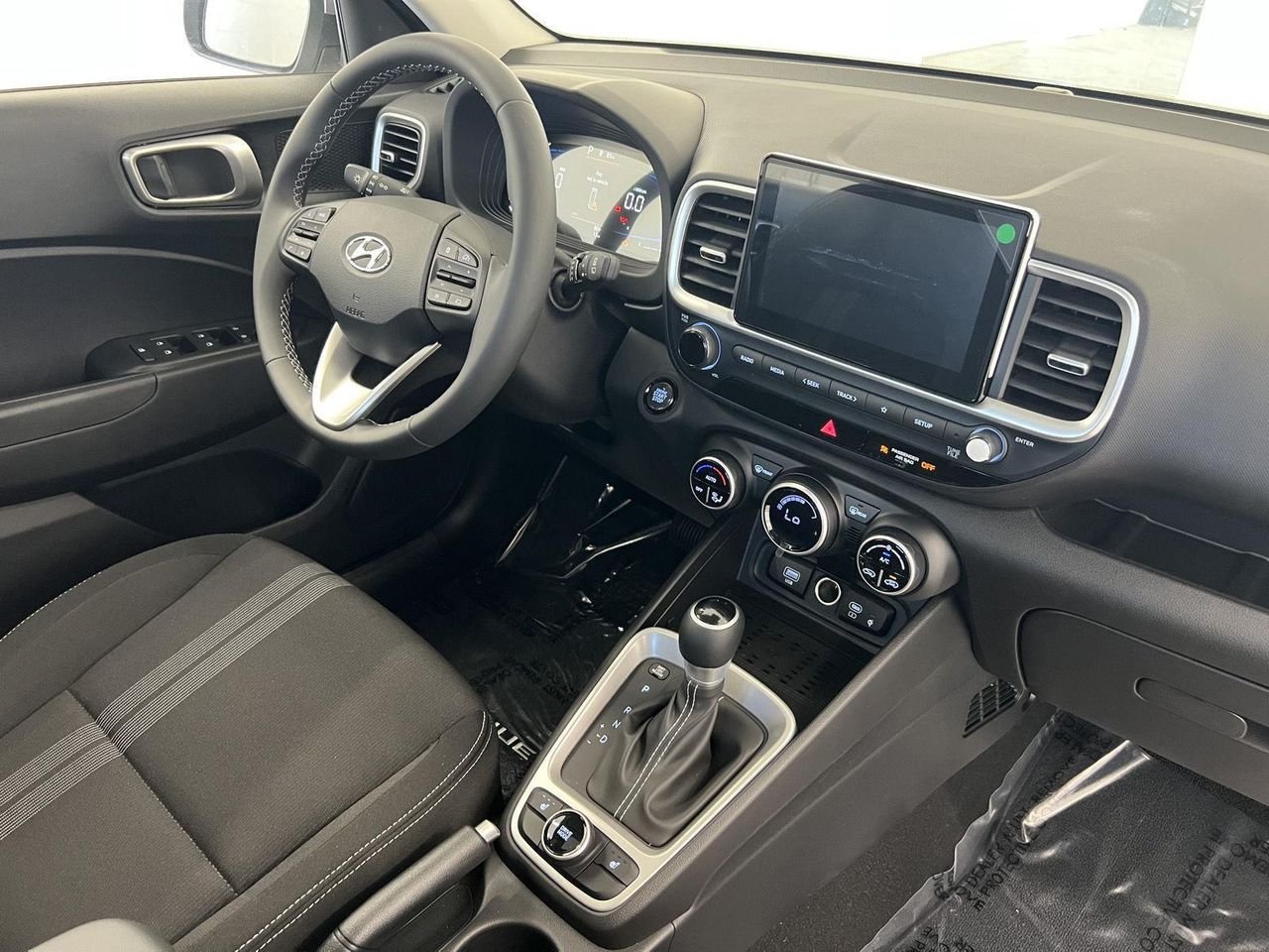 New 2026 Shimmering Silver Hyundai SEL image 29