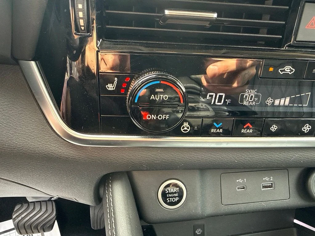 Used 2021 Gray Nissan Platinum image 34
