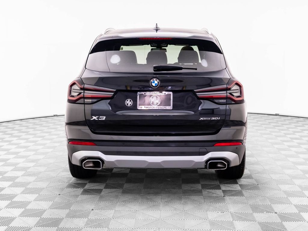 Used 2022 Black Sapphire Metallic BMW xDrive30i image 5