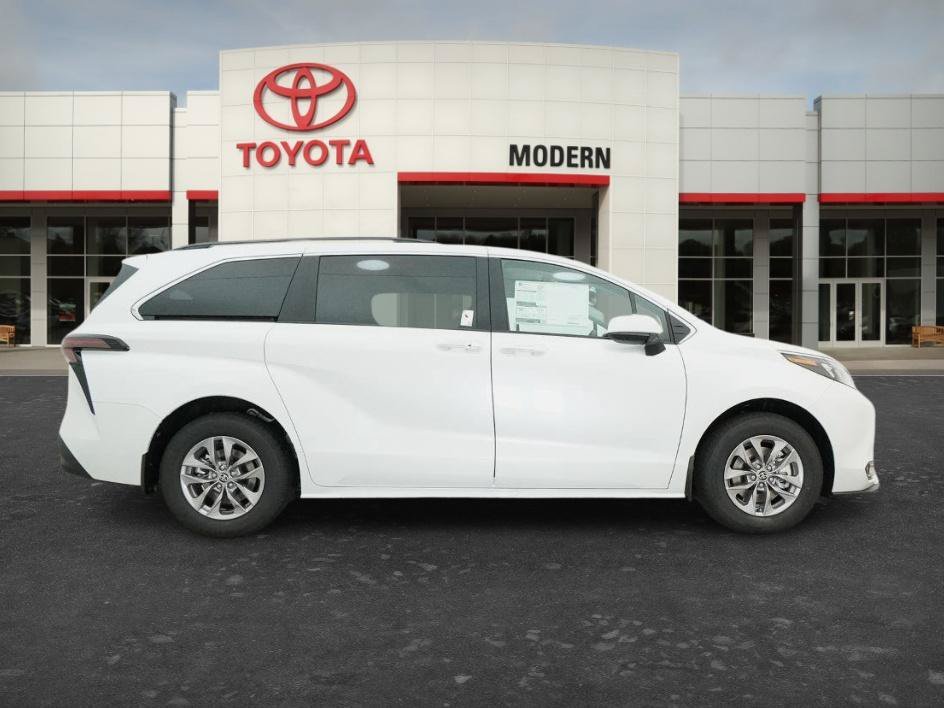 New 2026 Wind Chill Pearl Toyota XLE image 13