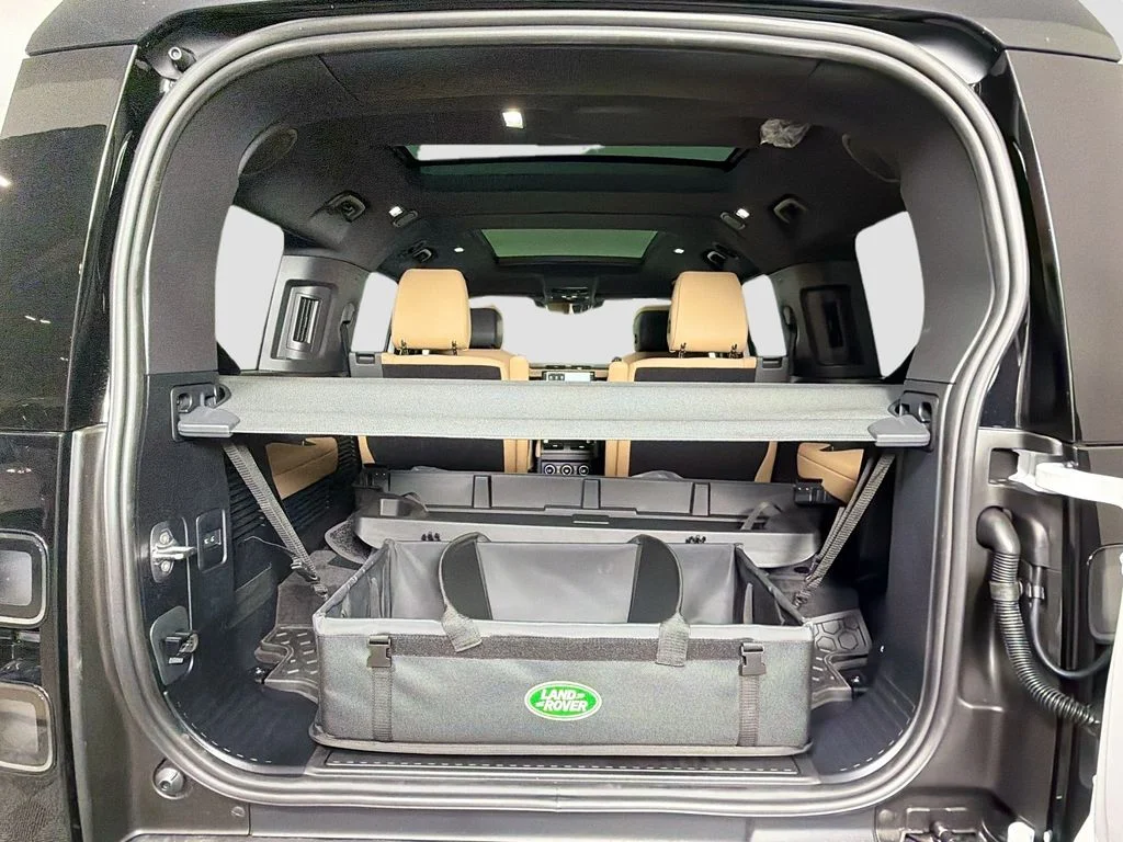 New 2026 Fuji White Land Rover X-Dynamic SE image 28