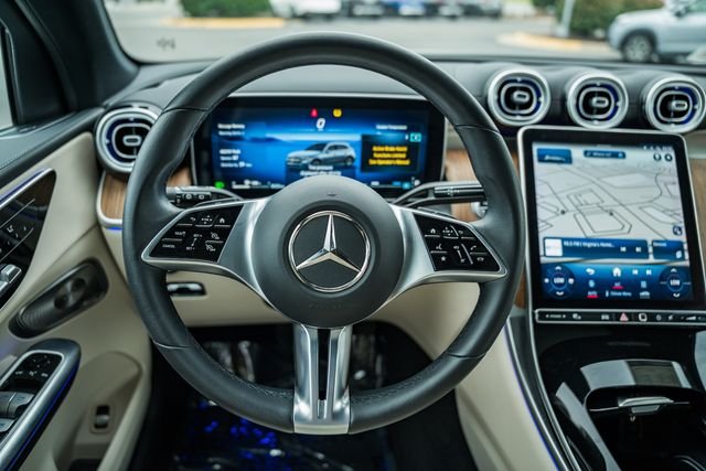 Used 2023 Polar White Mercedes-Benz GLC 300 image 27