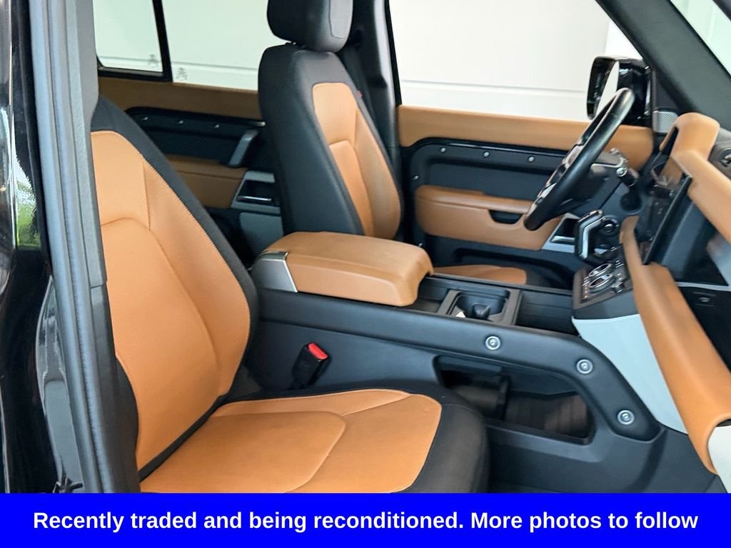 Used 2024 Black Land Rover X-Dynamic SE image 15
