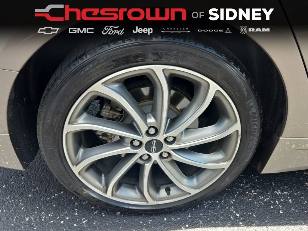 Used 2018 Brown Lincoln Select image 19