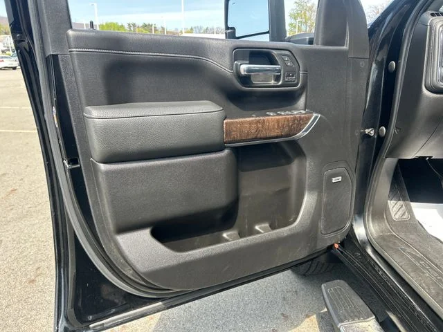 Used 2020 Black GMC Denali image 10