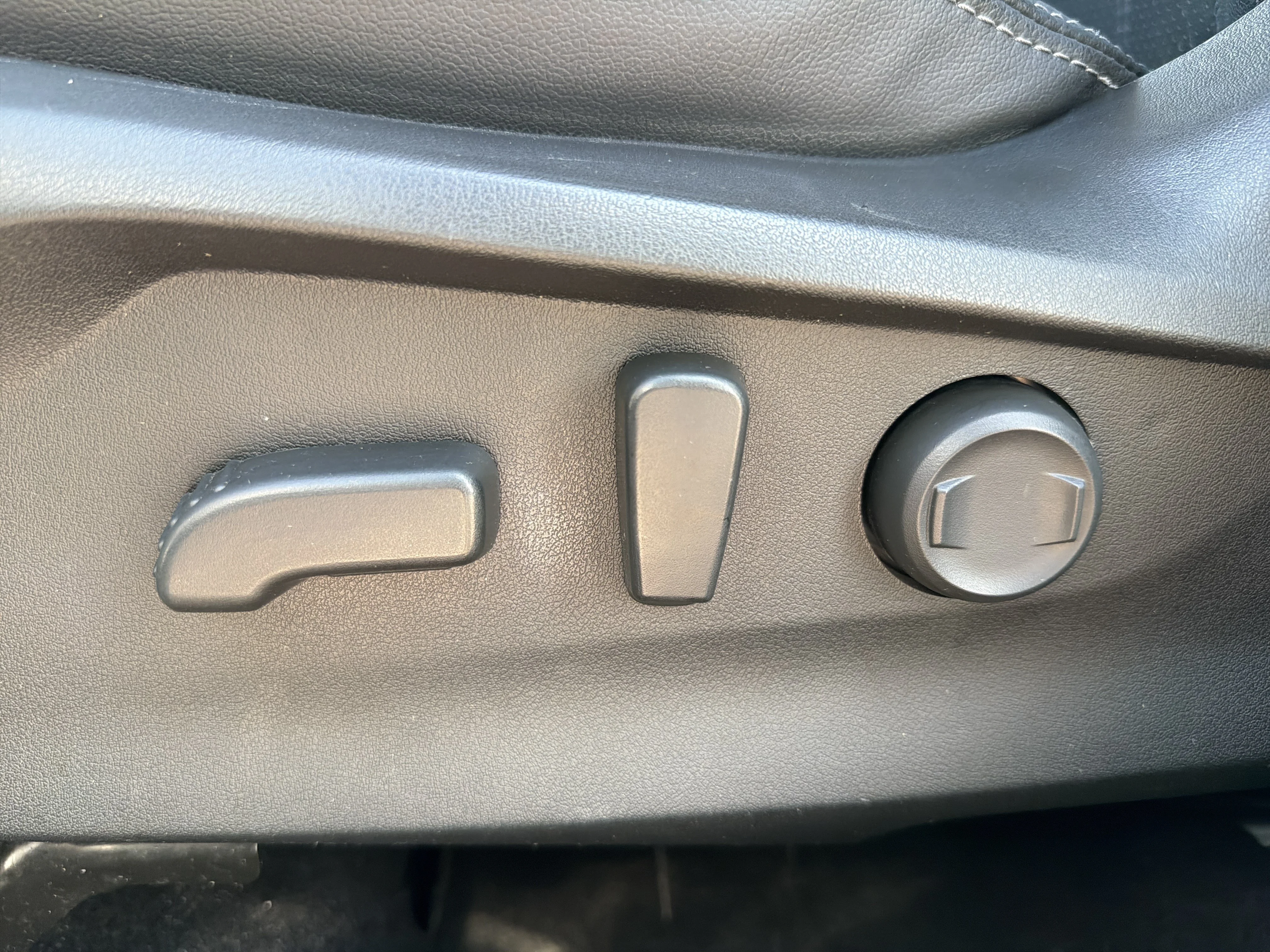 Used 2021 Magnetite Gray Metallic Subaru Limited image 19
