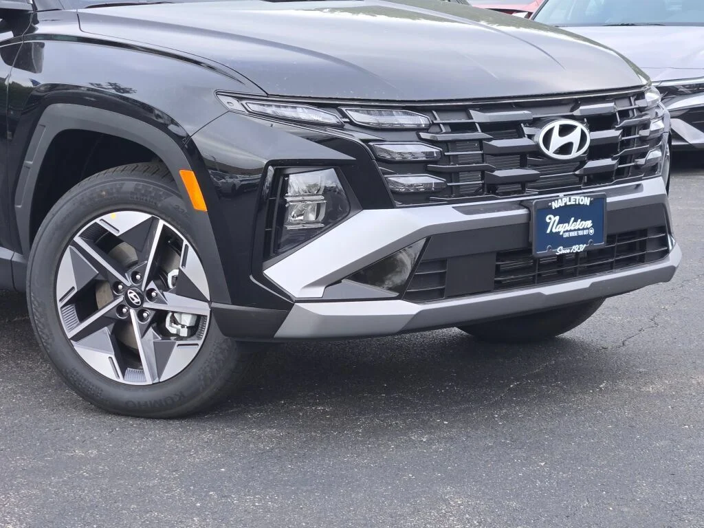 Used 2026 Black Hyundai SEL image 2
