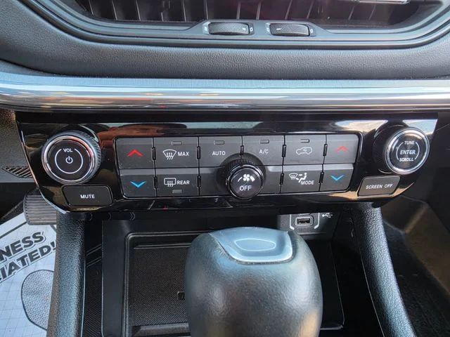 Used 2023 White Jeep Limited image 20