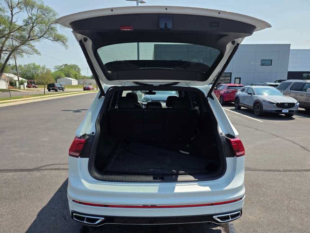 Used 2024 White Volkswagen SEL R-Line image 6