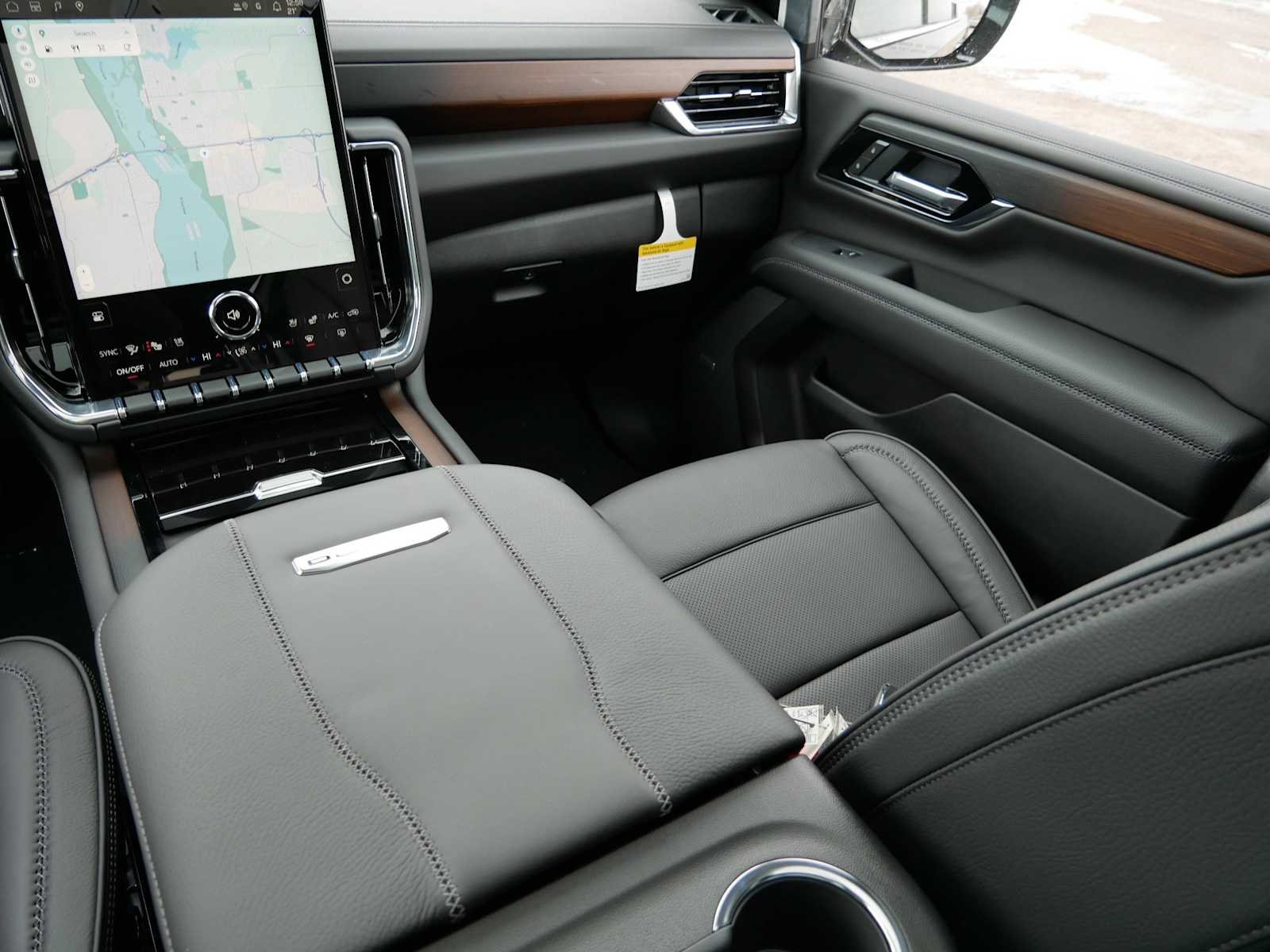 2026 GMC Yukon XL Denali - Photo 15