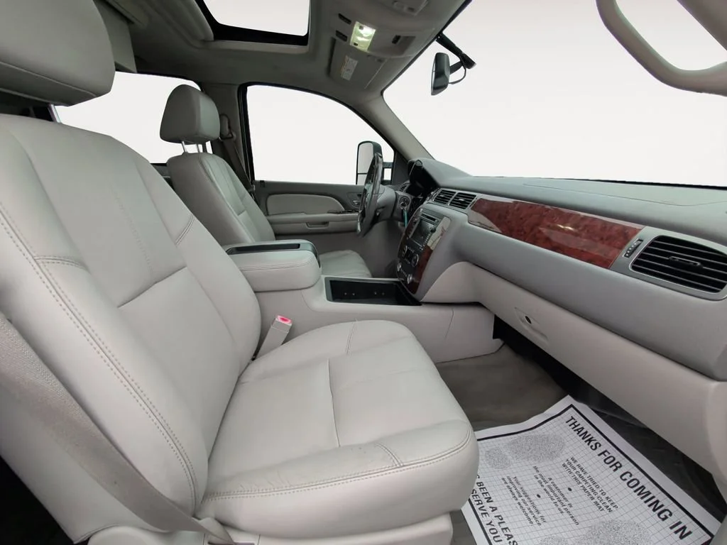 Used 2007 Silver Birch Metallic Chevrolet SRW LTZ image 15