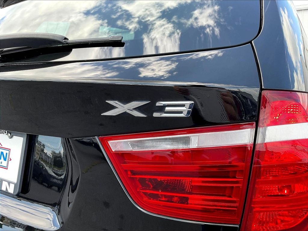 Used 2017 Black BMW sDrive28i image 30