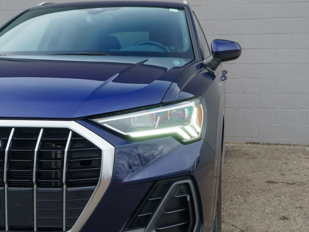 Used 2022  Audi  image 11