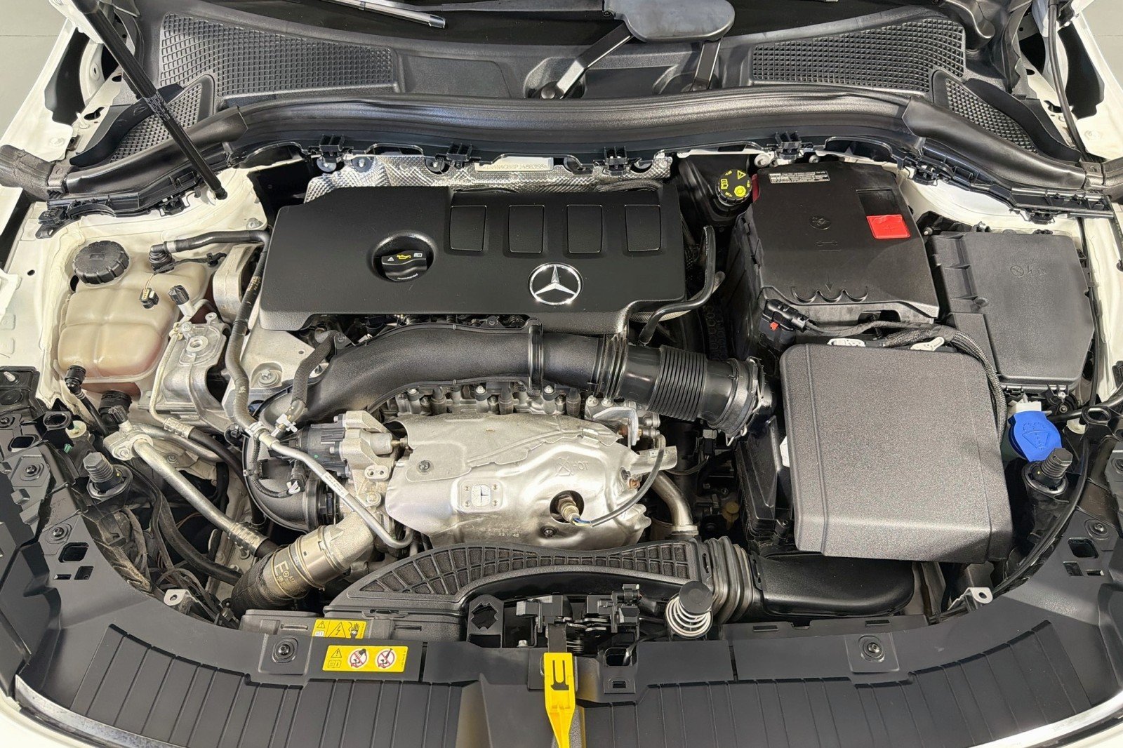 Used 2023 Polar White Mercedes-Benz 250 image 10
