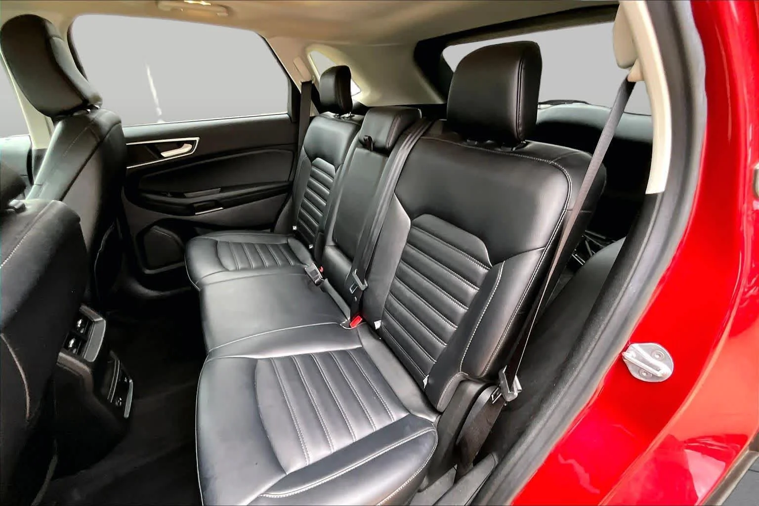 Used 2022 Rapid Red Metallic Tinted Clearcoat Ford SEL image 17