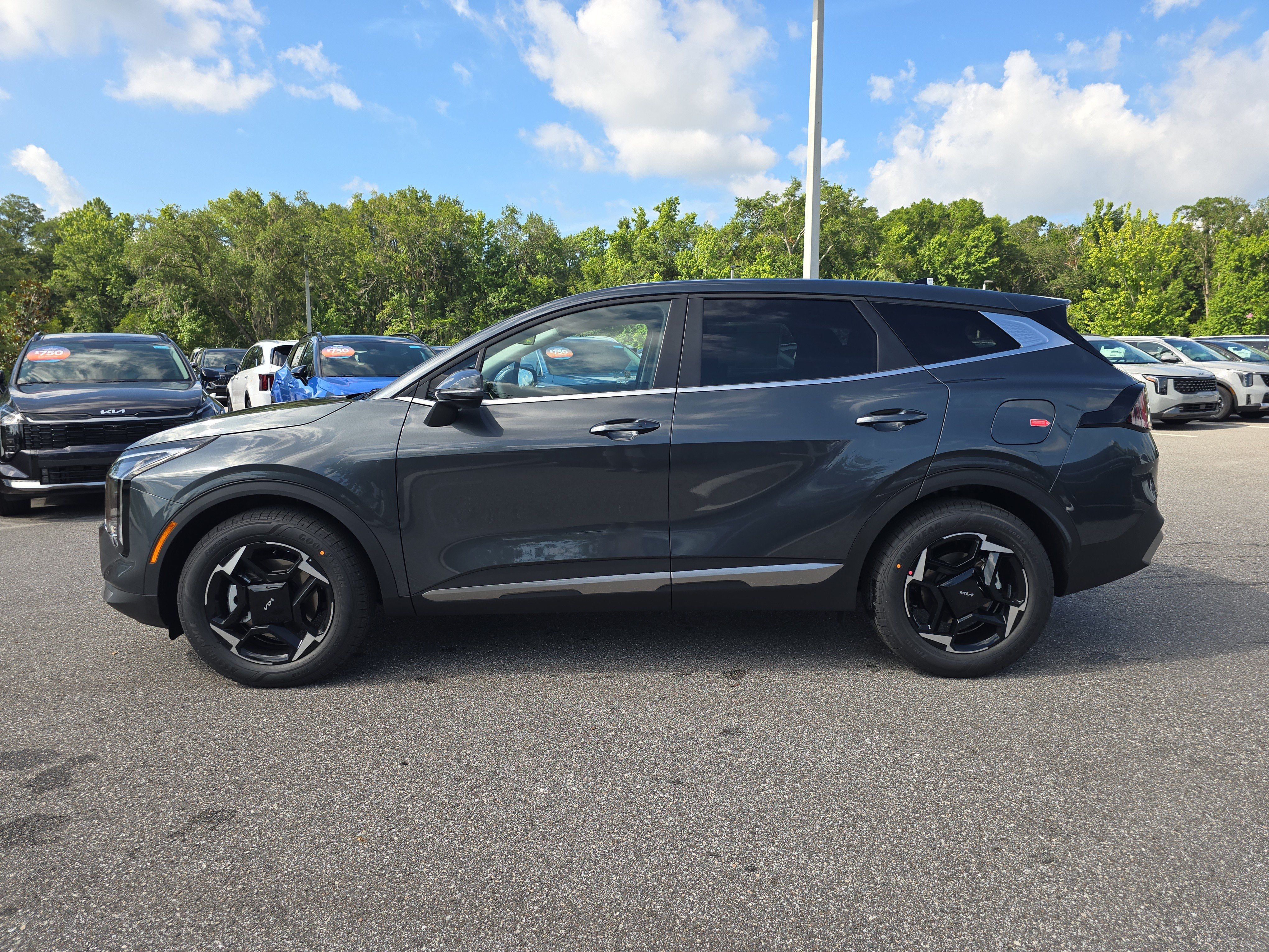 New 2026 Gravity Gray Kia EX image 5