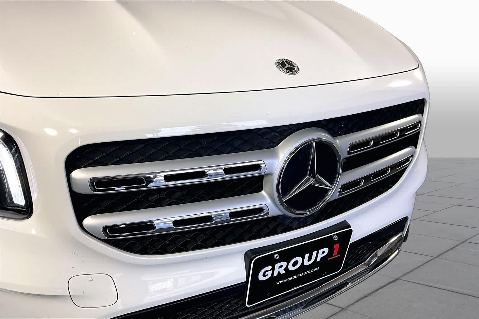 Used 2022 Polar White Mercedes-Benz GLB 250 image 28