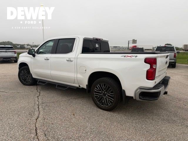 Used 2022 Summit White Chevrolet LTZ image 9