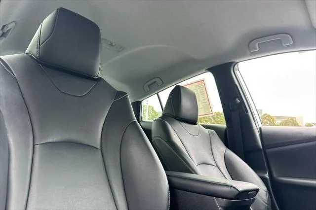 Certified Used 2021 Wind Chill Pearl Toyota  image 17