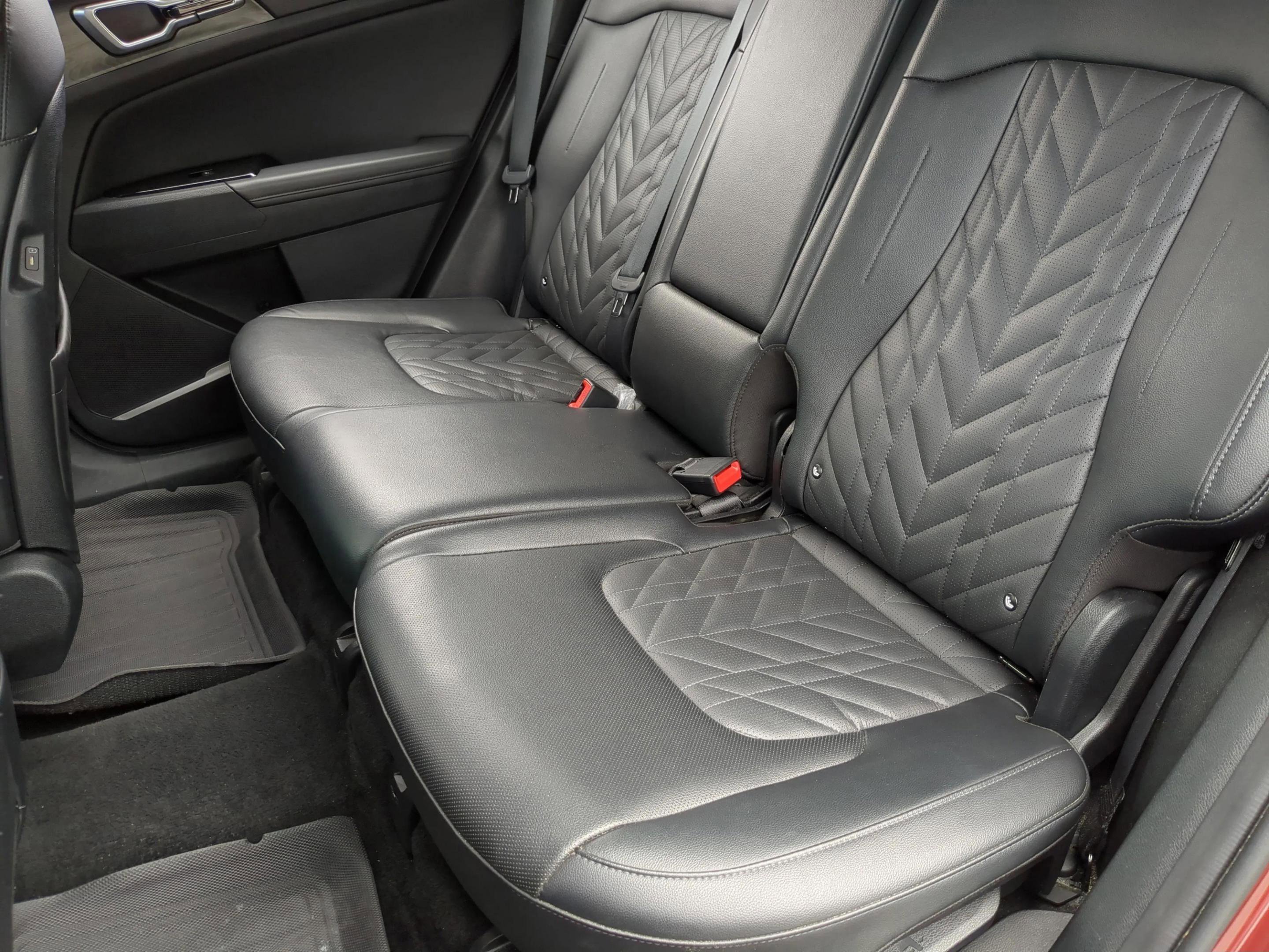 Used 2024 Red Kia X-Line image 21