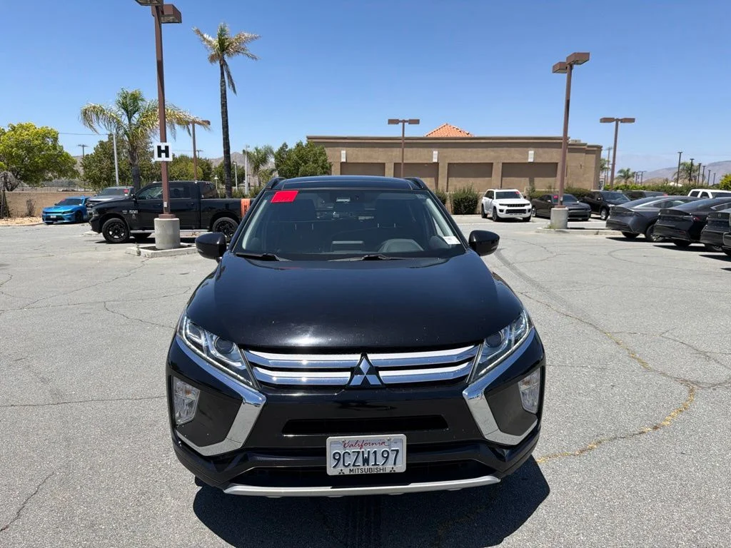 Used 2020  Mitsubishi SE image 3