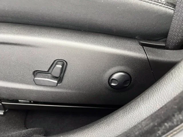 Used 2023 Silver Chrysler Touring image 17