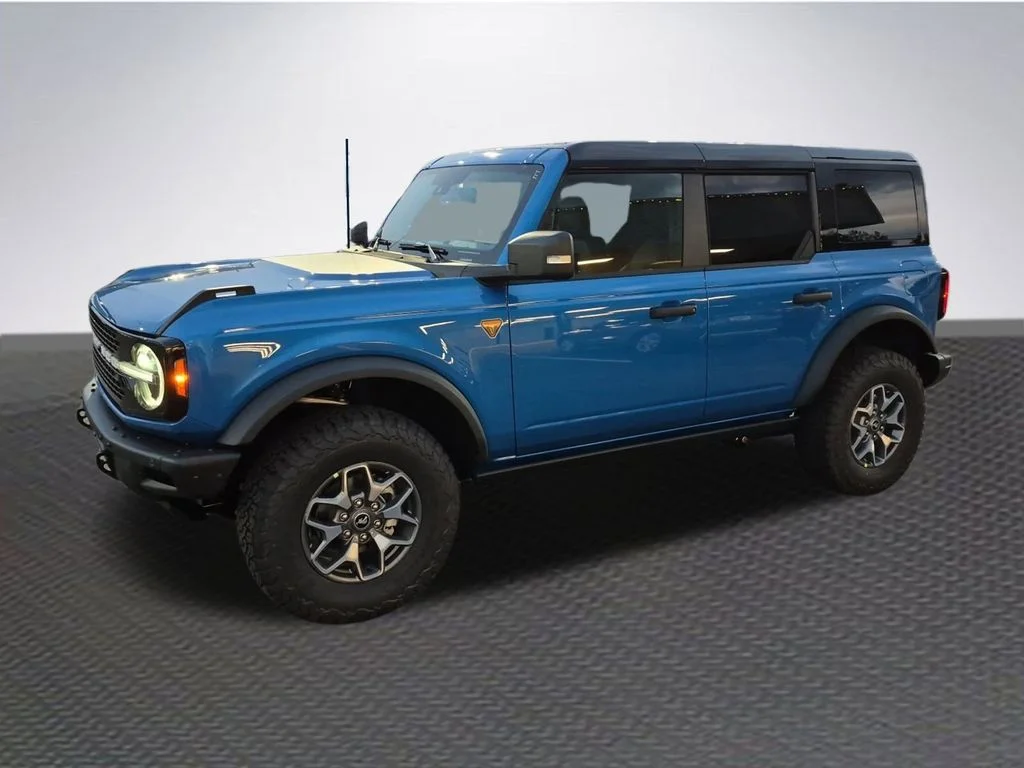 New 2025 Velocity Blue Metallic Ford Badlands® image 2