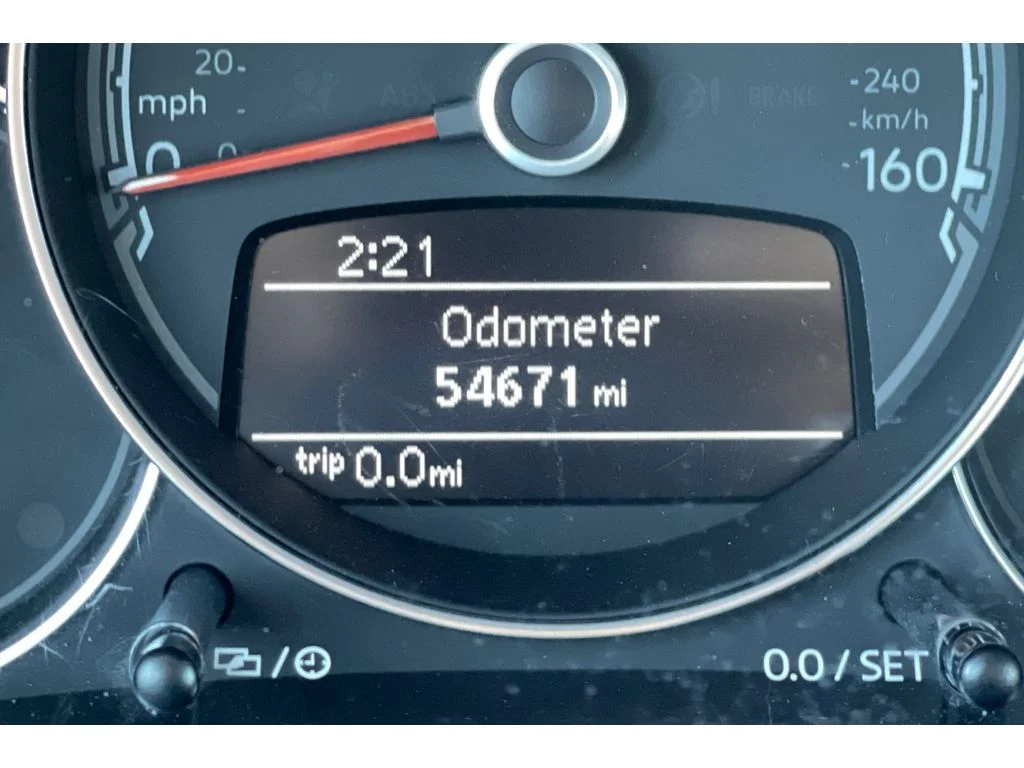 Used 2017 Tornado Red Volkswagen 1.8T SE image 37
