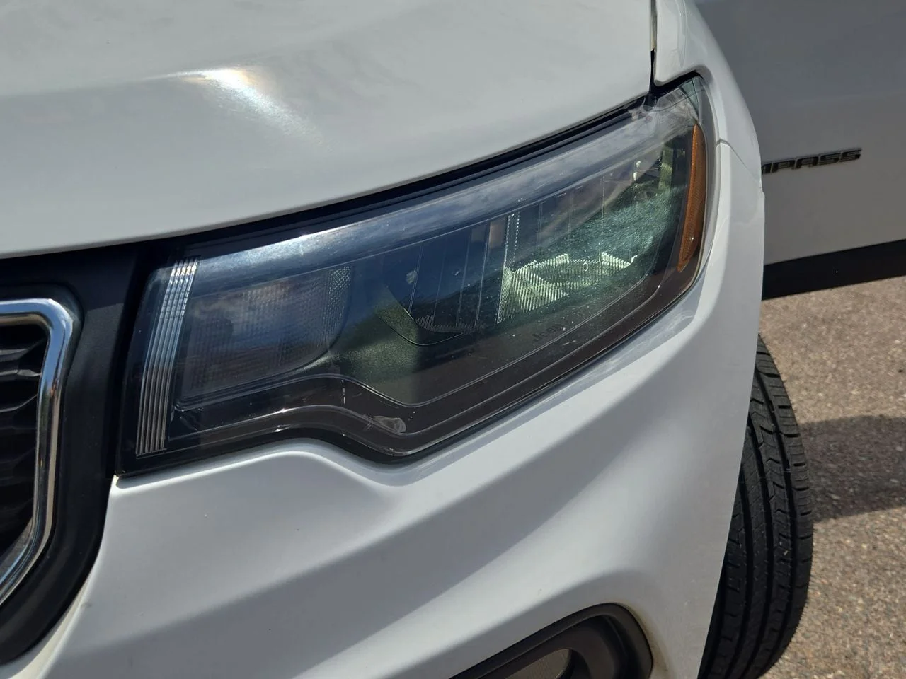 Used 2023 Bright White Clearcoat Jeep Latitude image 28