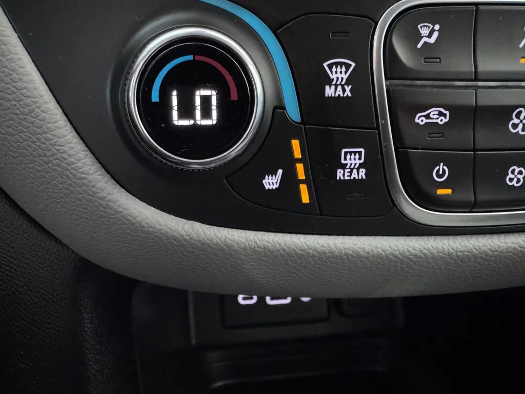 2023 Chevrolet Equinox LT - Photo 22
