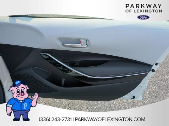 Used 2019 White Toyota XSE image 31