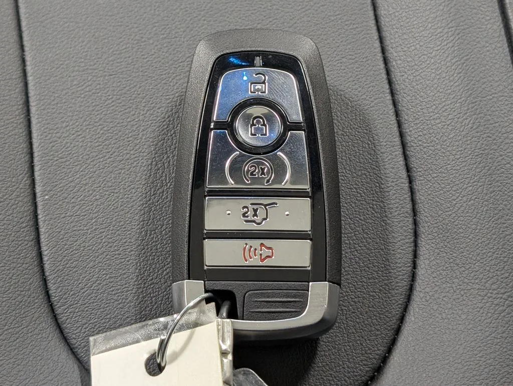 New 2027 Agate Black Metallic Ford MAX Platinum image 29