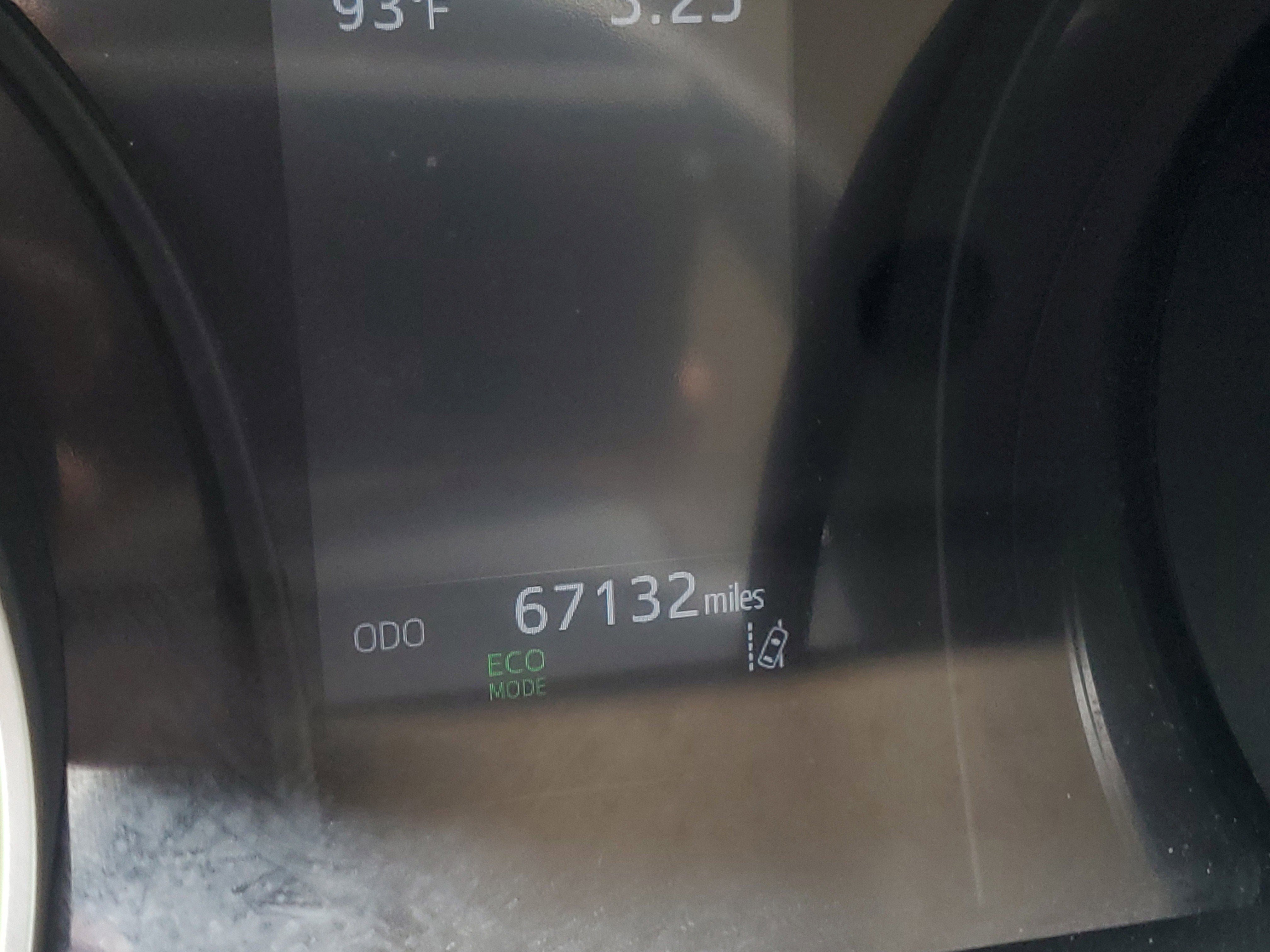 Used 2023 Ice Toyota LE image 23