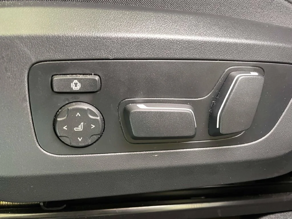 2026 BMW X3 30 - Photo 15