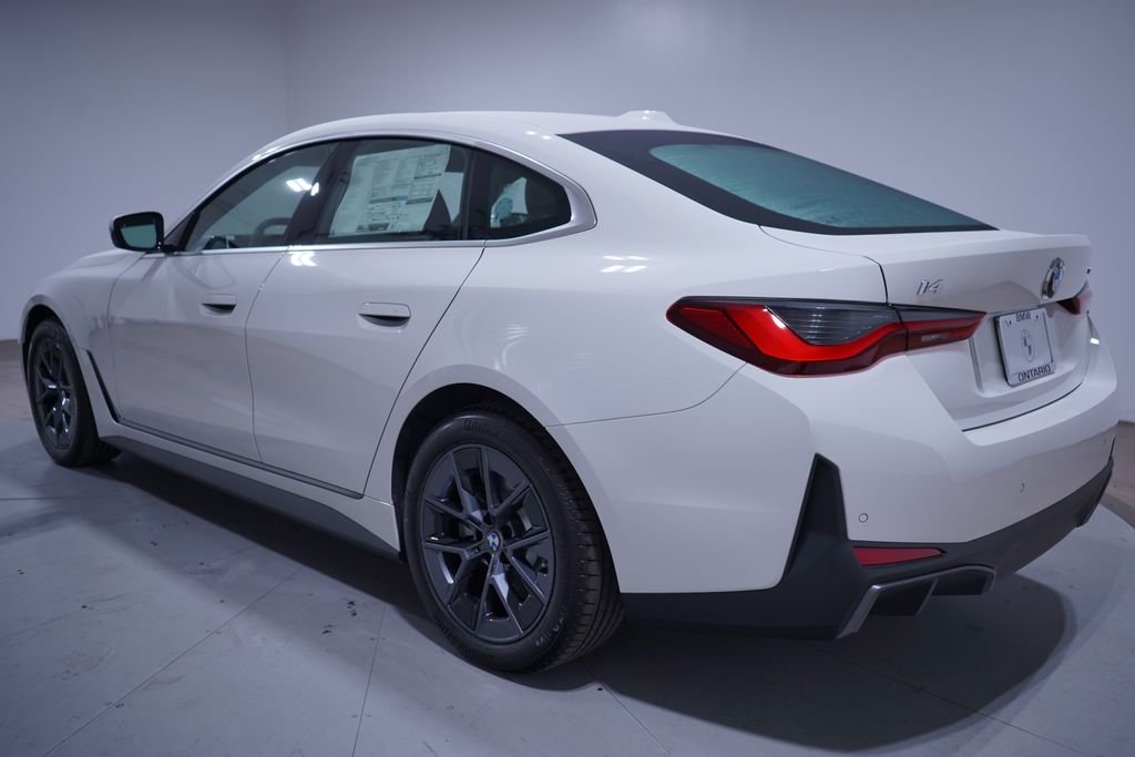 New 2026 Alpine White BMW eDrive40 image 3