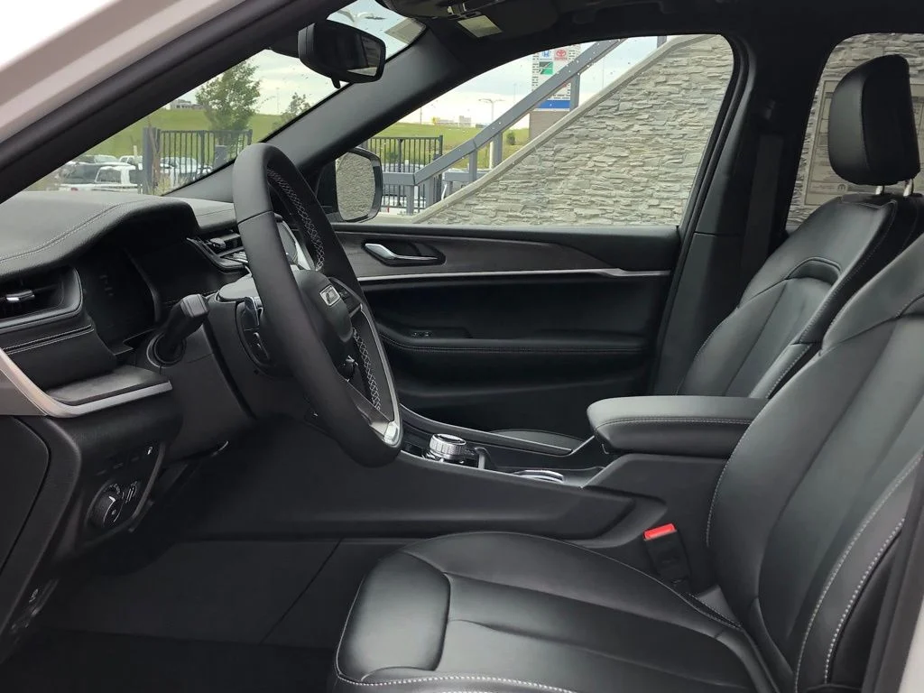 New 2024 White Jeep 4xe image 10