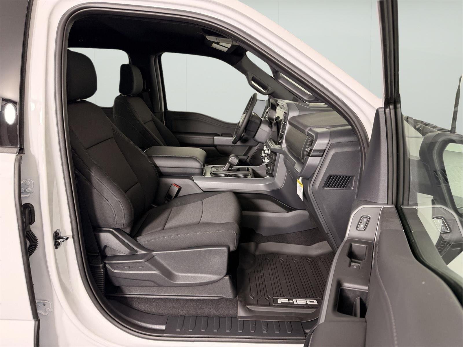 New 2026 Oxford White Ford XLT image 62