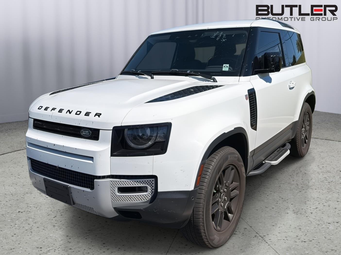 Used 2023 Fuji White Land Rover SE image 2