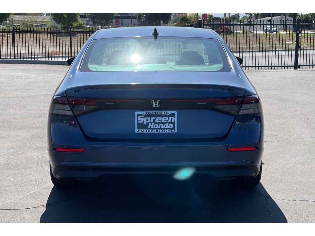 Used 2024 Canyon River Blue Metallic Honda EX image 4