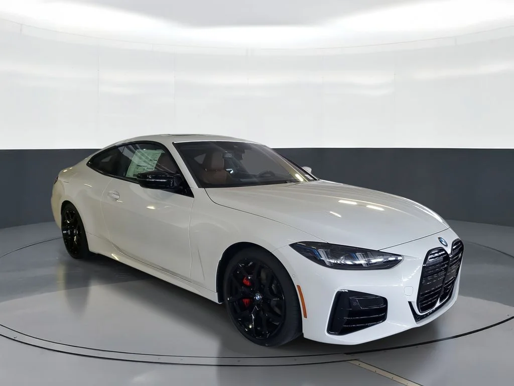 New 2026 Alpine White BMW M440i image 2