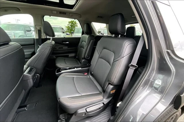 New 2026 Nissan Pathfinder SL 4D Sport Utility