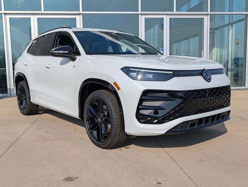 New 2026 White/off-white Volkswagen 2.0T SE R-Line Black image 2