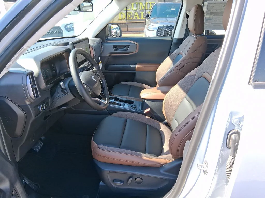 New 2026 Space White Metallic Ford Outer Banks® image 9