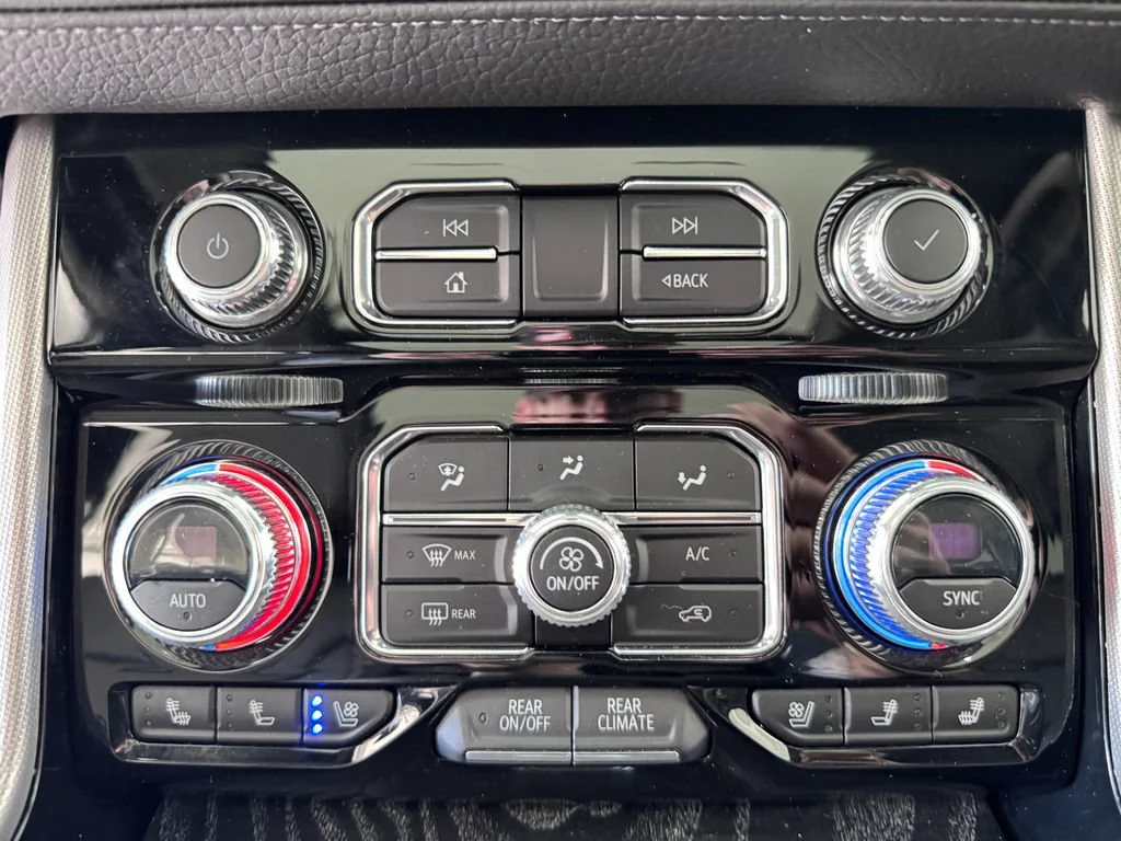 2023 GMC Yukon Denali - Photo 18