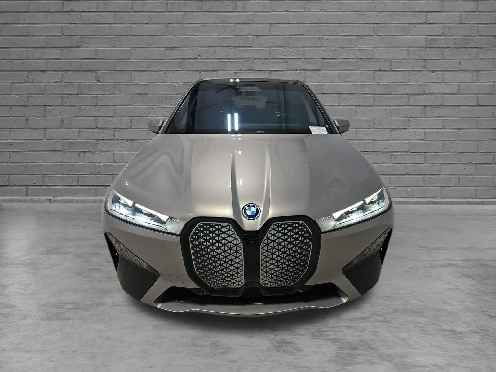 Certified Used 2024 Oxide Grey Metallic BMW xDrive50 image 2